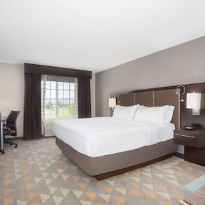One-Bedroom Suite King Bed Mobility Access Tub Non-Smoking